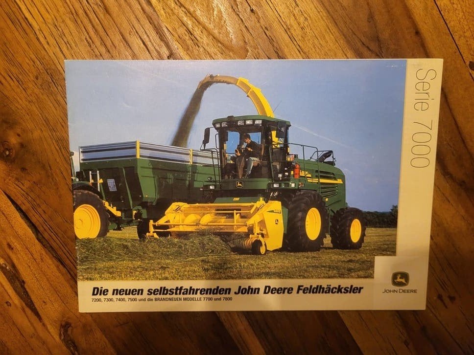 tractor folder John Deere 7000 serie Feldhäcksler, Boeken, Ophalen of Verzenden