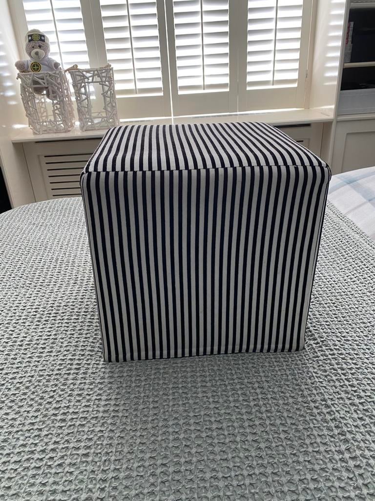 Zwart witte poef, Ophalen of Verzenden, Rond, Minder dan 50 cm