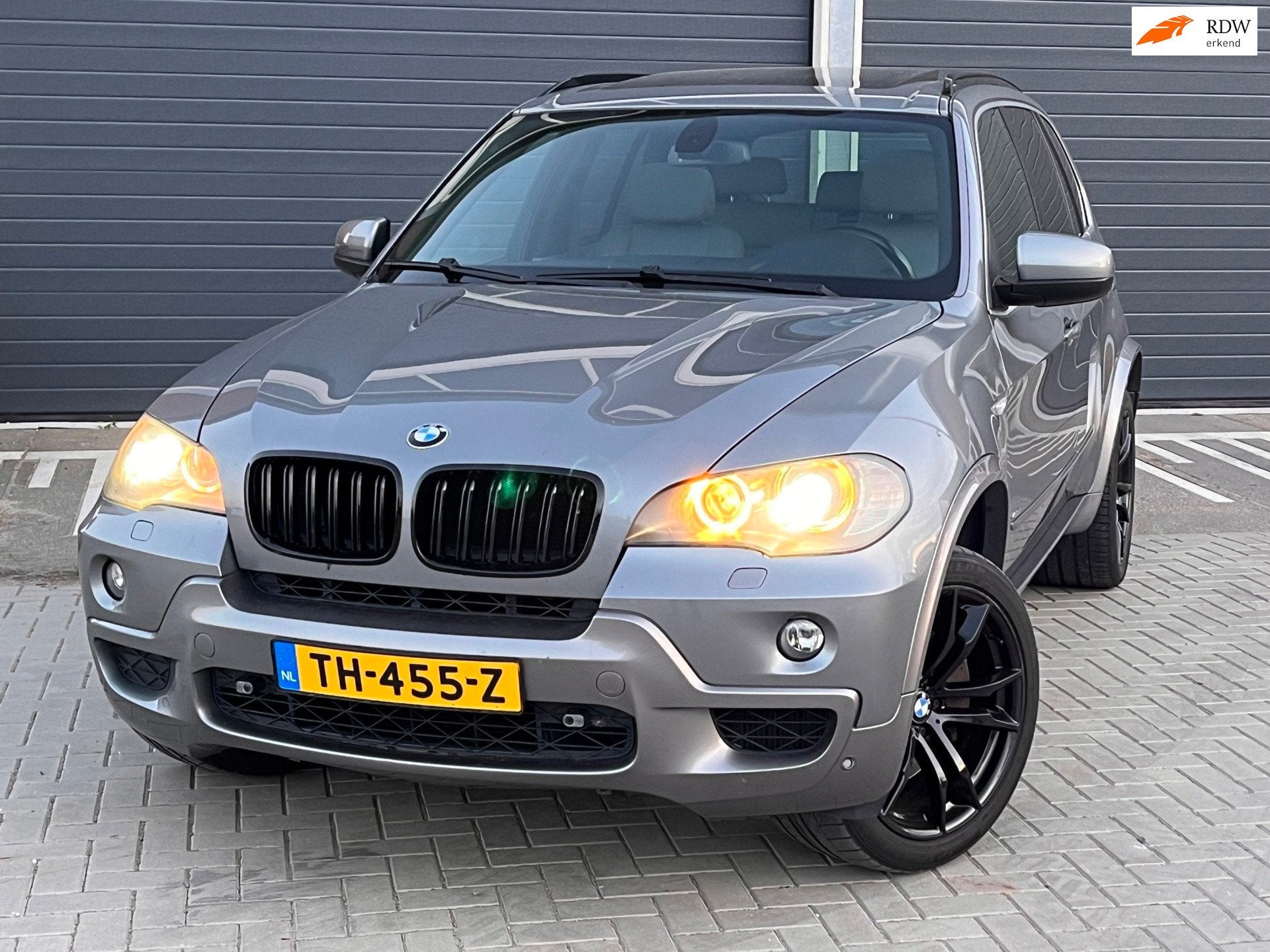 BMW X5 XDrive48i High Executive V8 APK NIEUW M PAKKET BOMVOL, Auto's, 2820 kg, 138 €/maand, 4799 cc, Leder