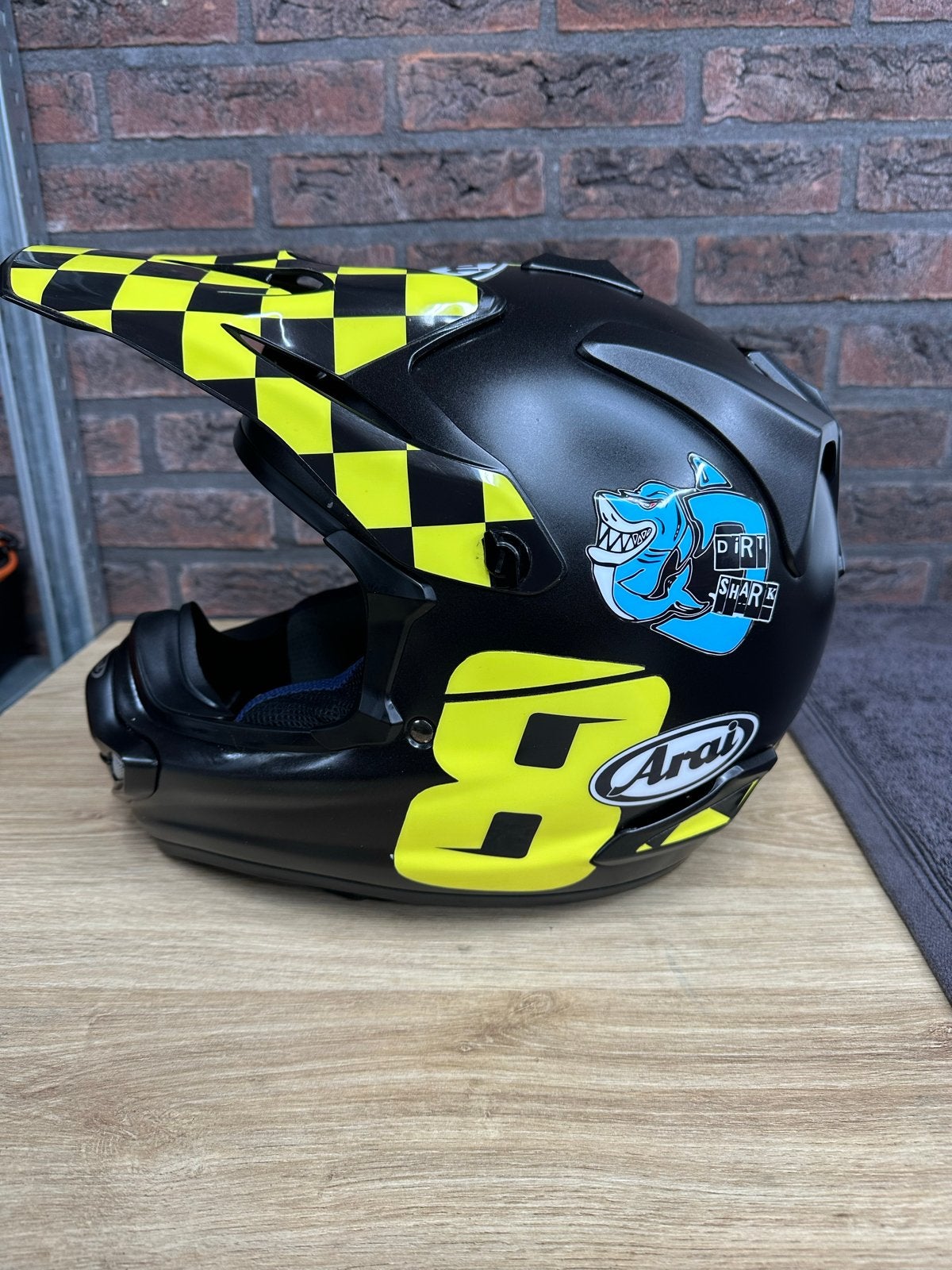 Arai mx v evo maat  M- Zwart/Geel geblokt -, Motoren, Ophalen, M, Arai, Tweedehands