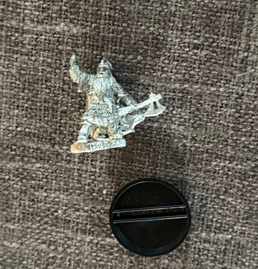 MESBG Dwarf Captain (stripped metal), Hobby en Vrije tijd, Wargaming, Ophalen of Verzenden, Zo goed als nieuw, Warhammer