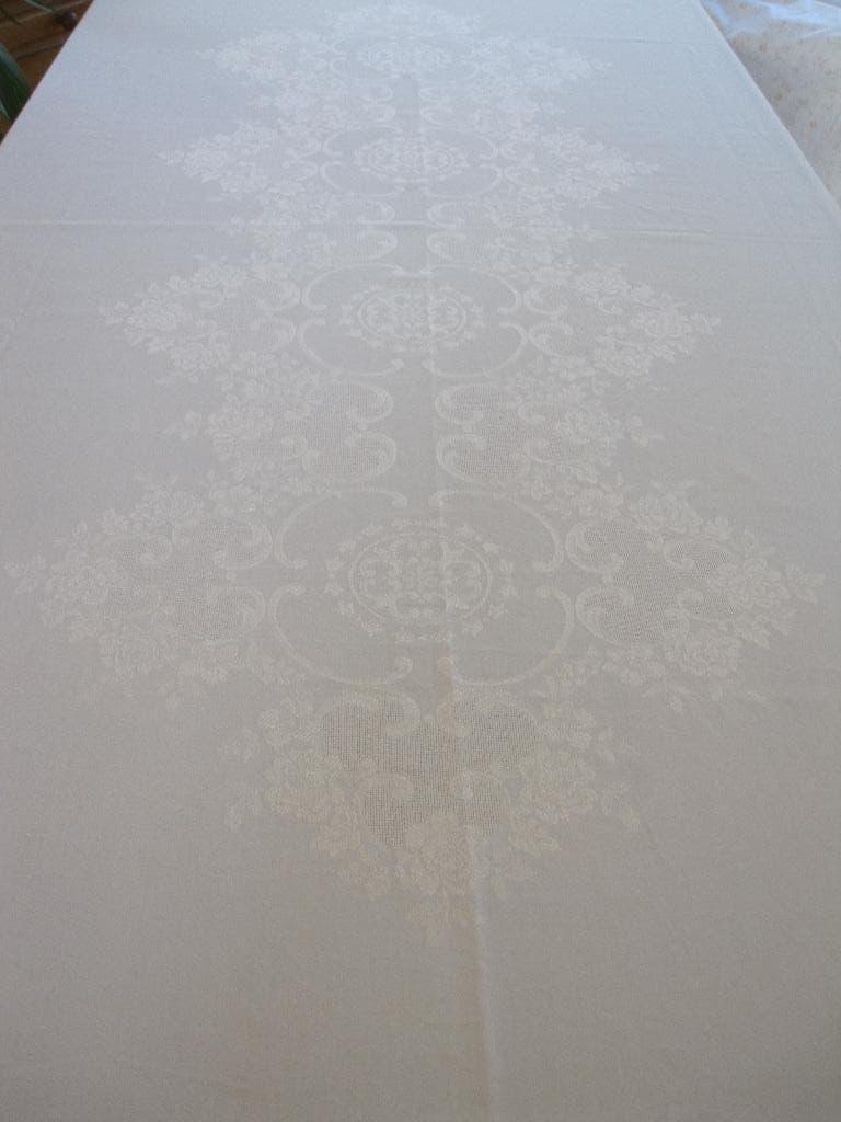Fraai groot lichtblauw damasten tafelkleed 130 cm bij 215 cm, Ophalen of Verzenden
