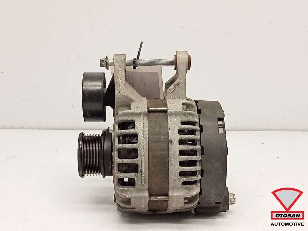 Mercedes C Klasse W204 Dynamo 150A A0009062003, Gebruikt, Mercedes-Benz AG, Mercedes-Benz, Ophalen of Verzenden