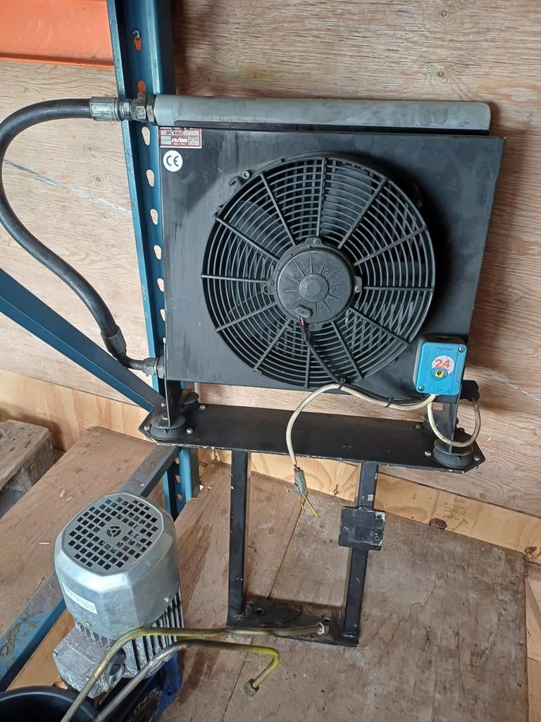 Oliekoeler hydrauliek olie koeler sesino apl 430, Ophalen of Verzenden, Gebruikt