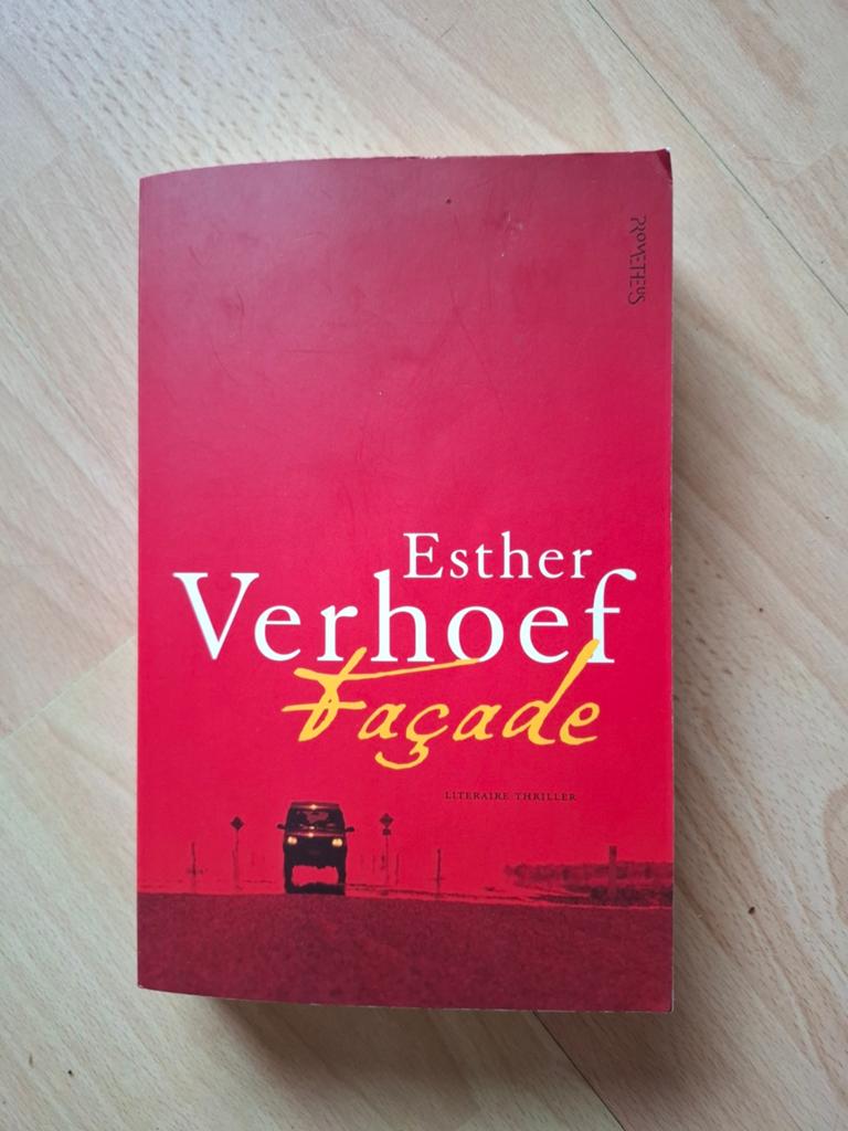 Esther Verhoef Facade, Ophalen of Verzenden, Zo goed als nieuw