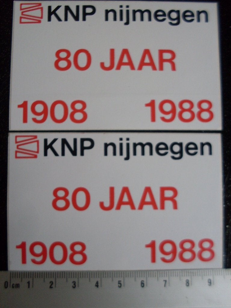 2x sticker knp nijmegen 80 jaar 1988 logo, Verzenden, Zo goed als nieuw, Bedrijf of Vereniging