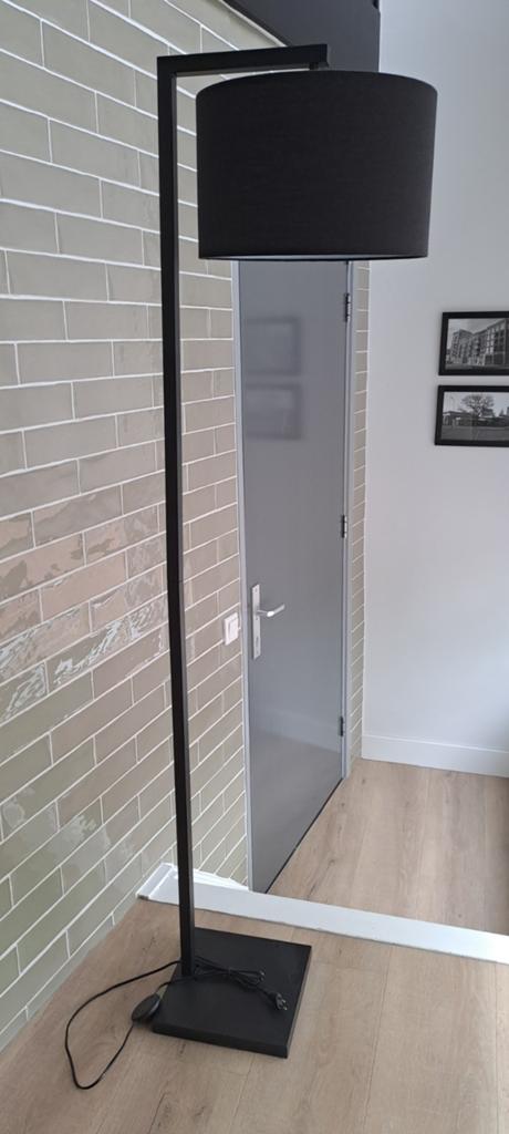 Vloerlamp, Ophalen, Zo goed als nieuw, Metaal, 150 tot 200 cm