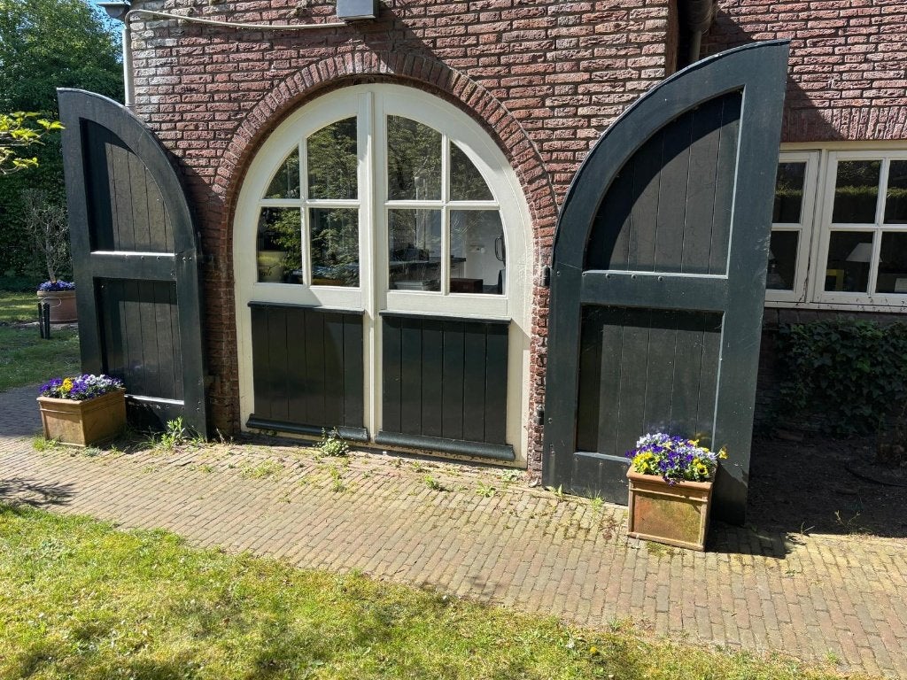 Grote houten boogluiken – 230 x 104 cm – set van 2, Gebruikt, 215 cm of meer, Buitendeur, Hout