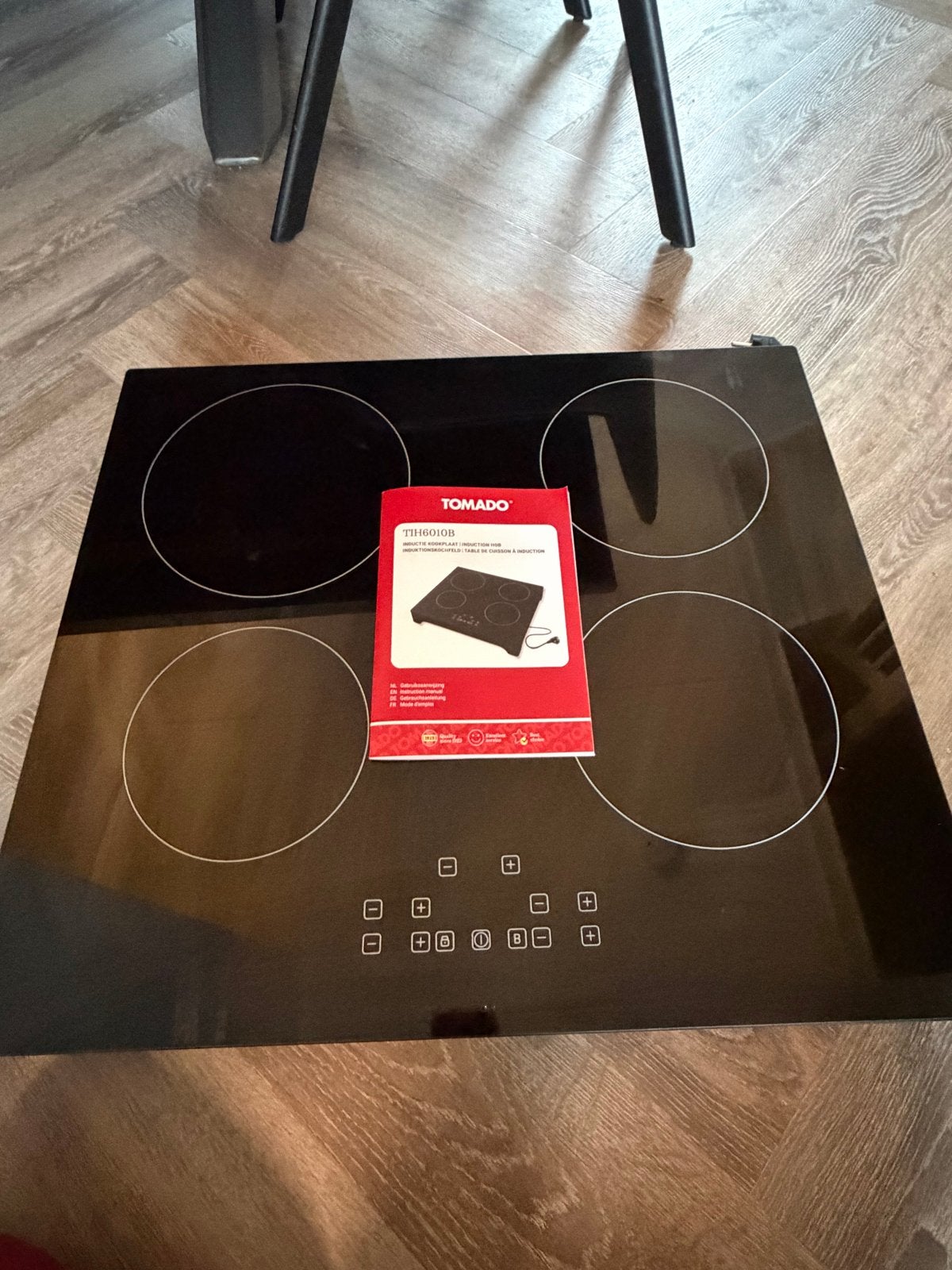 Tomado TIH6010B Vrijstaande Inductiekookplaat, Witgoed en Apparatuur, Kookplaten, Ophalen, 4 kookzones, Zo goed als nieuw, Inductie