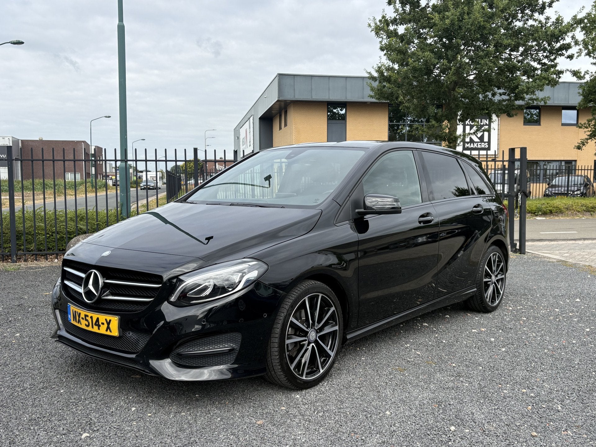 Mercedes-Benz B-Klasse 180 Activity Edition | Night Pakket |, Auto's, Mercedes-Benz, Dealer onderhouden, 1325 kg, Gebruikt, 4 cilinders