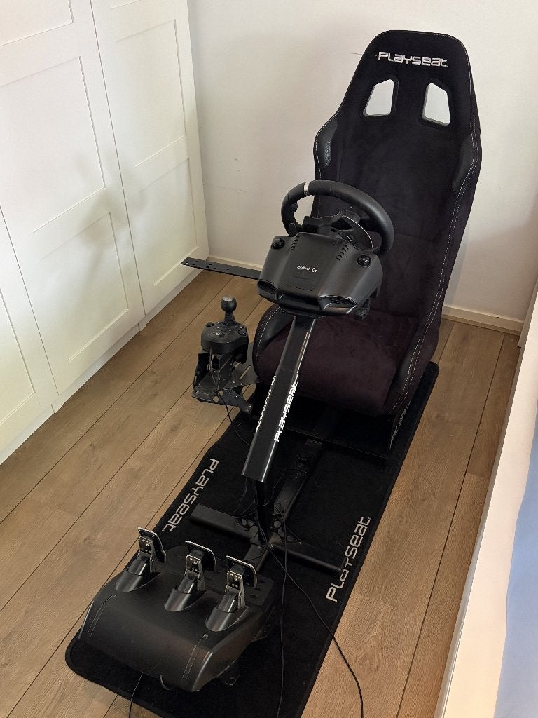 Logitech playseat met stuur en pedalen, Spelcomputers en Games, Ophalen, Gebruikt, Overige typen