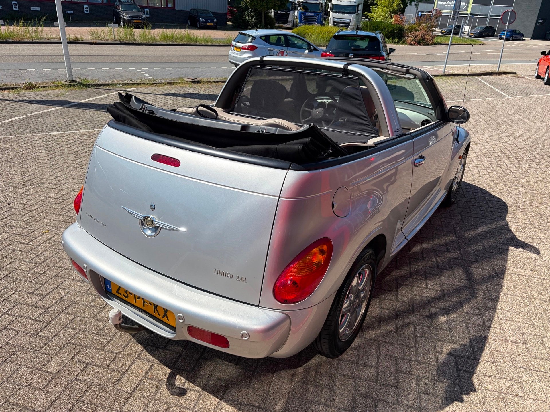 Chrysler PT Cruiser Cabrio 2.4i Limited / automaat / trekaak, Auto's, Chrysler, 450 kg, Gebruikt, Cabriolet, 4 stoelen