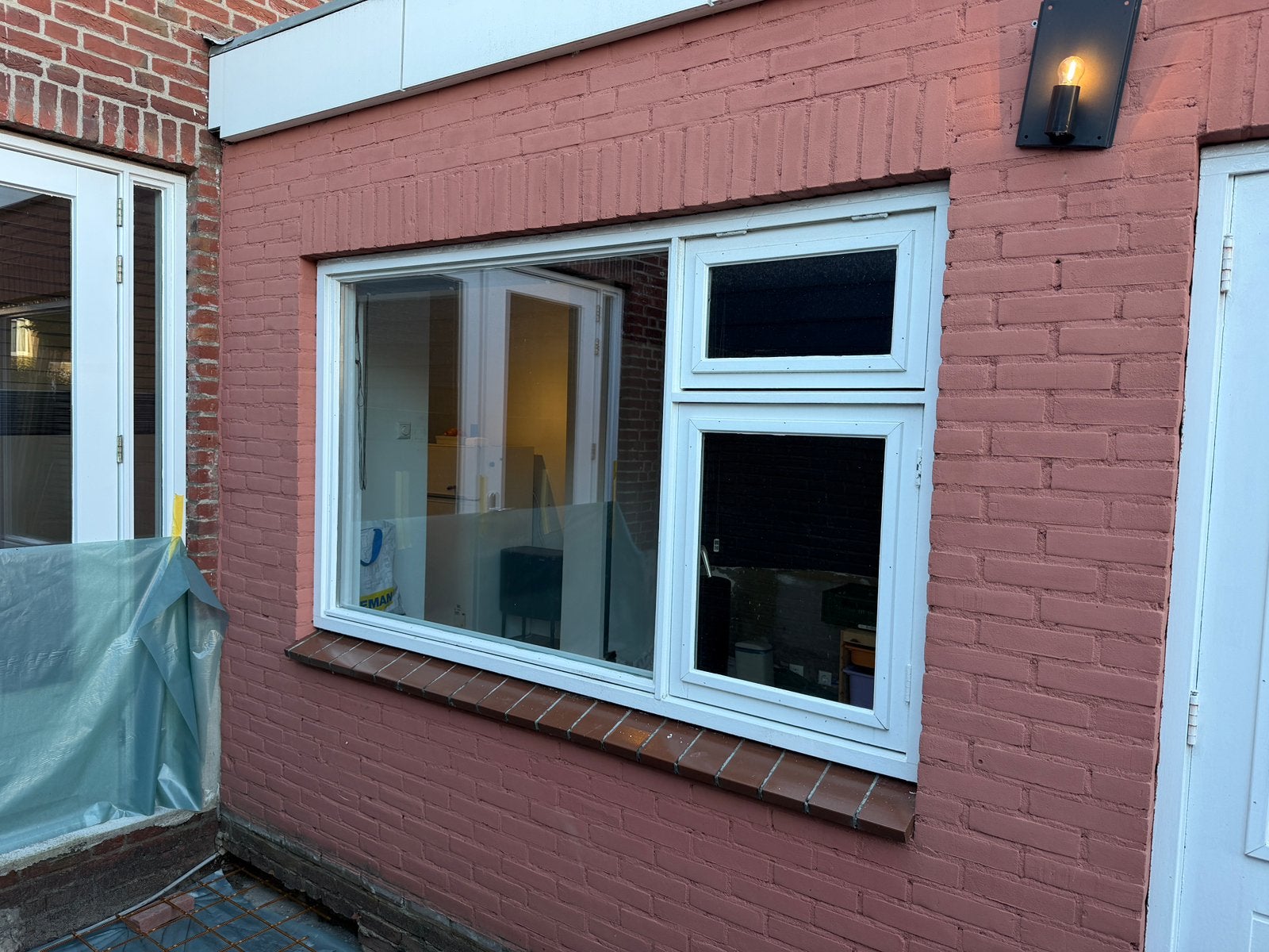 Houten raamkozijn inclusief glas (HR++) en zwarte jaloezieën, Ophalen, Gebruikt, Raamkozijn, 150 tot 225 cm
