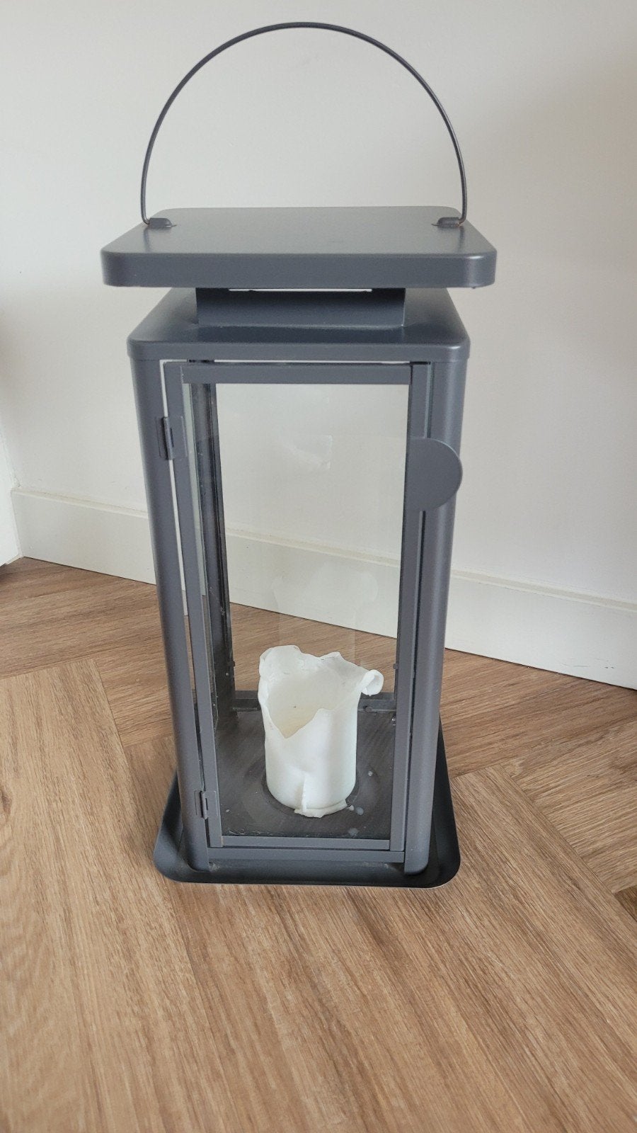 IKEA Grijze Metalen Lantaarn voor Pilaarkaars 44.5cm, Ophalen, Zo goed als nieuw, Metaal