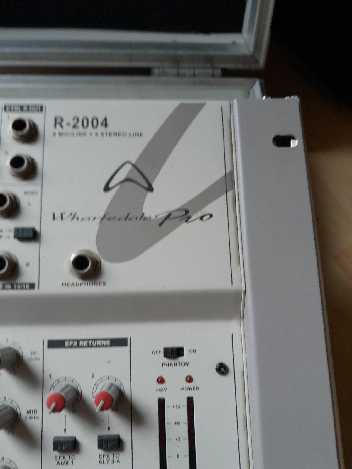 TE KOOP MENGPANEEL WHARFEDALE MET CASE, Ophalen of Verzenden, Zo goed als nieuw, 5 tot 10 kanalen, Microfooningang