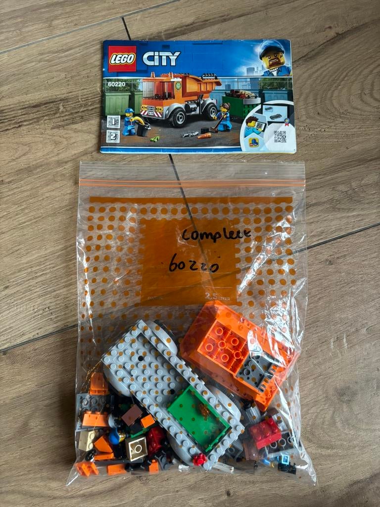 LEGO City 60220 Vuilniswagen, Ophalen of Verzenden, Zo goed als nieuw, Complete set, Lego