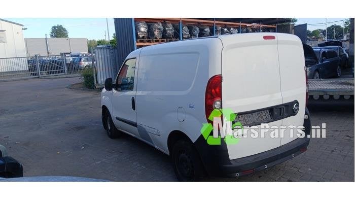 Achteras voorwielaandrijving van een Opel Combo, Gebruikt, -, -, Opel