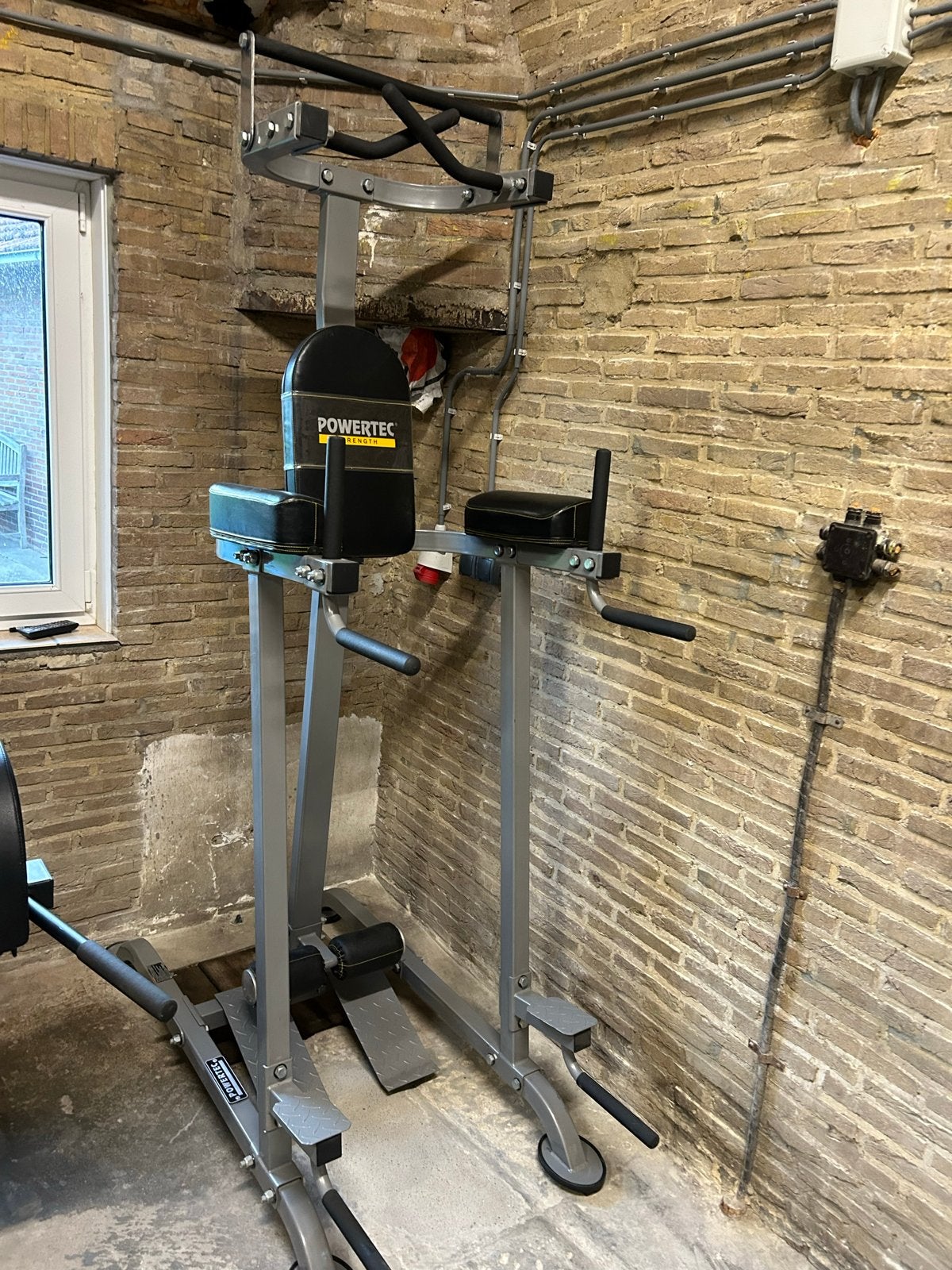 Powertec Krachtstation - Zo goed als nieuw, Ophalen, Krachtstation, Armen, Zo goed als nieuw