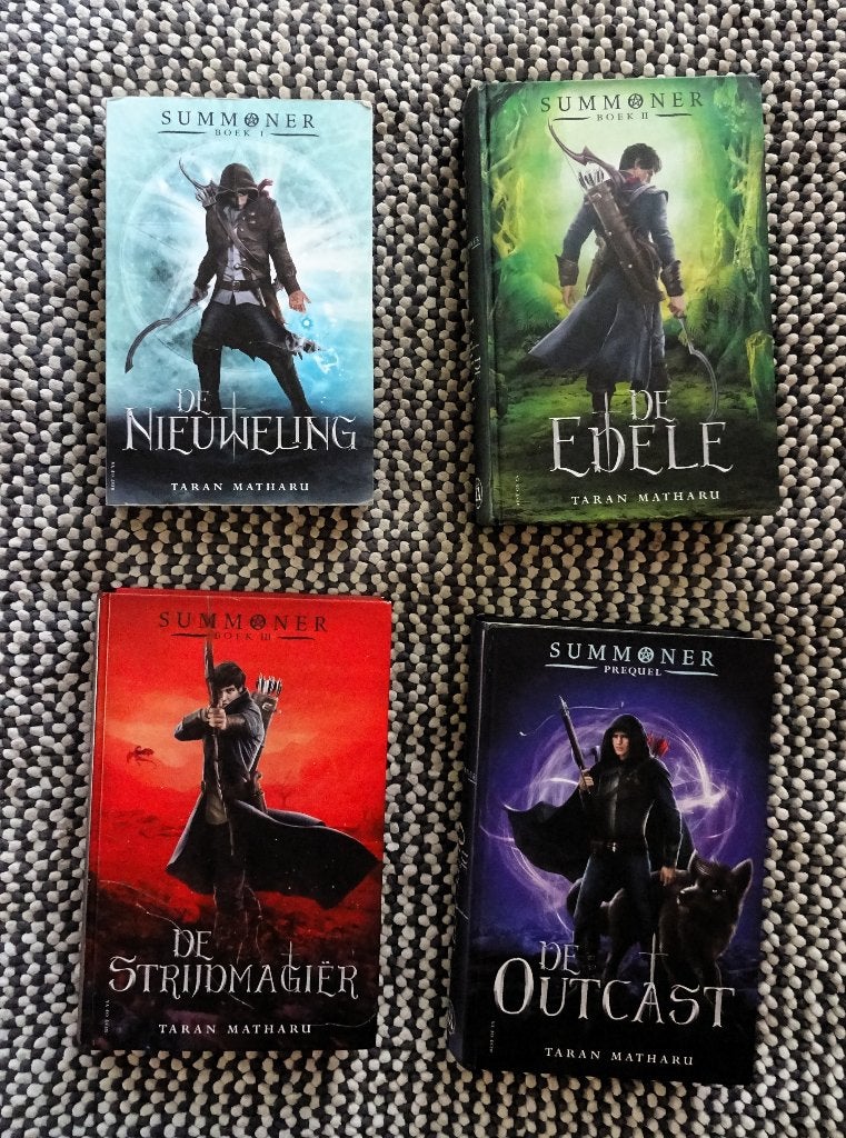 De 4 - Delige serie Summoner - Taran Matharu (3 HC + 1 PB), Boeken, Verzenden, Gelezen, Taran Matharu