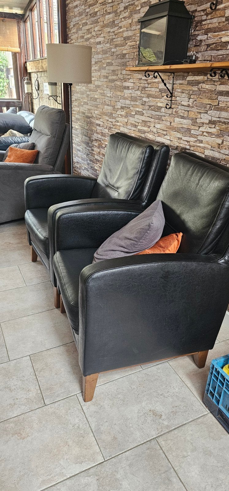 2 zware leren stoelen., Huis en Inrichting, Ophalen of Verzenden, 75 tot 100 cm