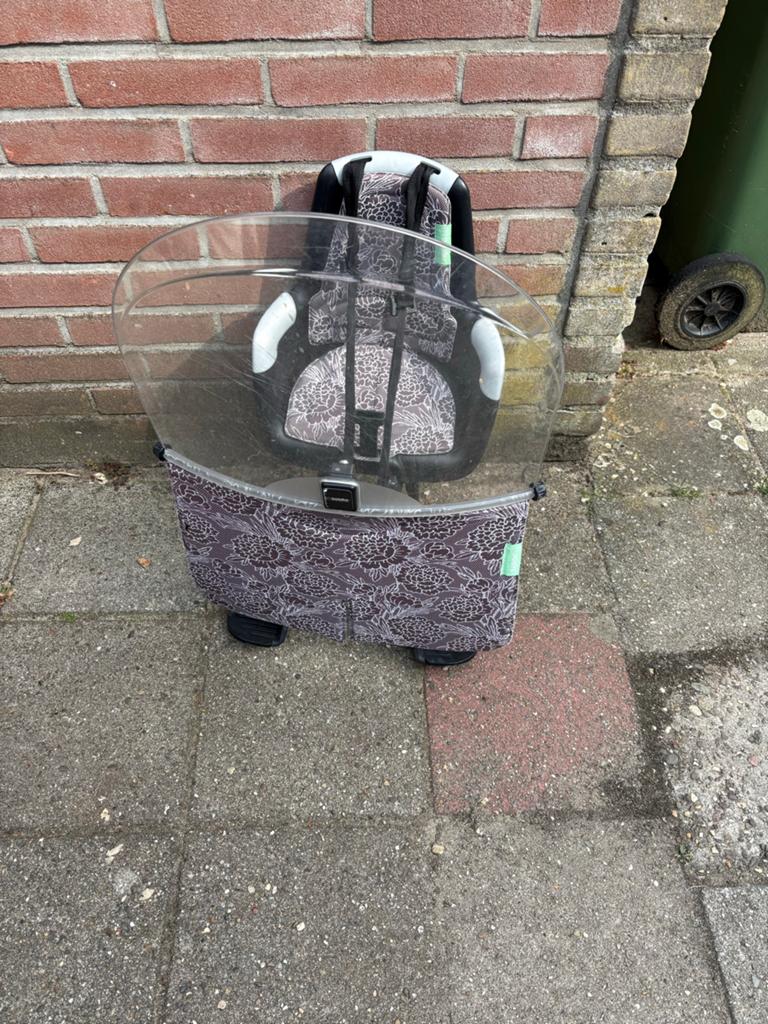 Fietsstoeltje met windscherm, Fietsen en Brommers, Fietsaccessoires | Fietsstoeltjes, Ophalen, Voorzitje, 0 t/m 13 kg, Gebruikt