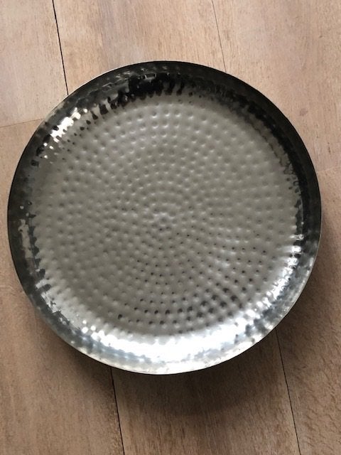Nieuwe zilverkleurige platte schaal., Huis en Inrichting, Woonaccessoires | Schalen en Manden, Overige materialen, Schaal, Rond