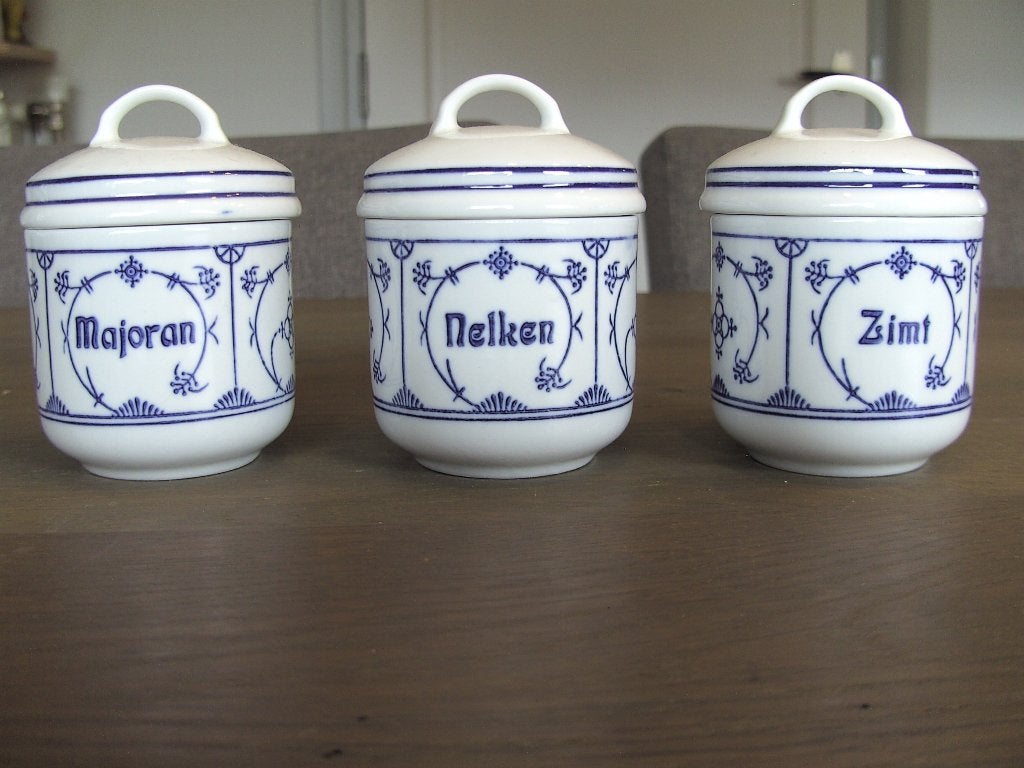 3 Jäger Blauw Saks kruidenpotjes met Duits opschrift, Huis en Inrichting, Keuken | Servies, Overige typen, Ophalen of Verzenden