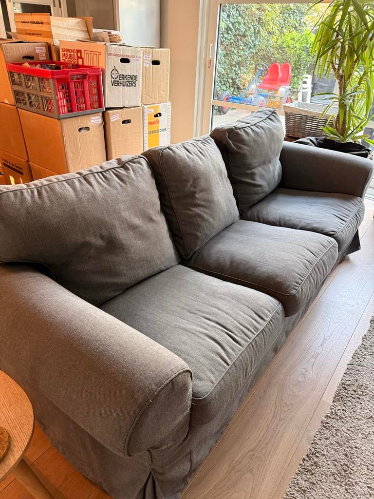 Gratis afhalen. IKEA Ektorp 2,5 zits bank, Huis en Inrichting, Ophalen, Driepersoons, 75 tot 100 cm, Zo goed als nieuw