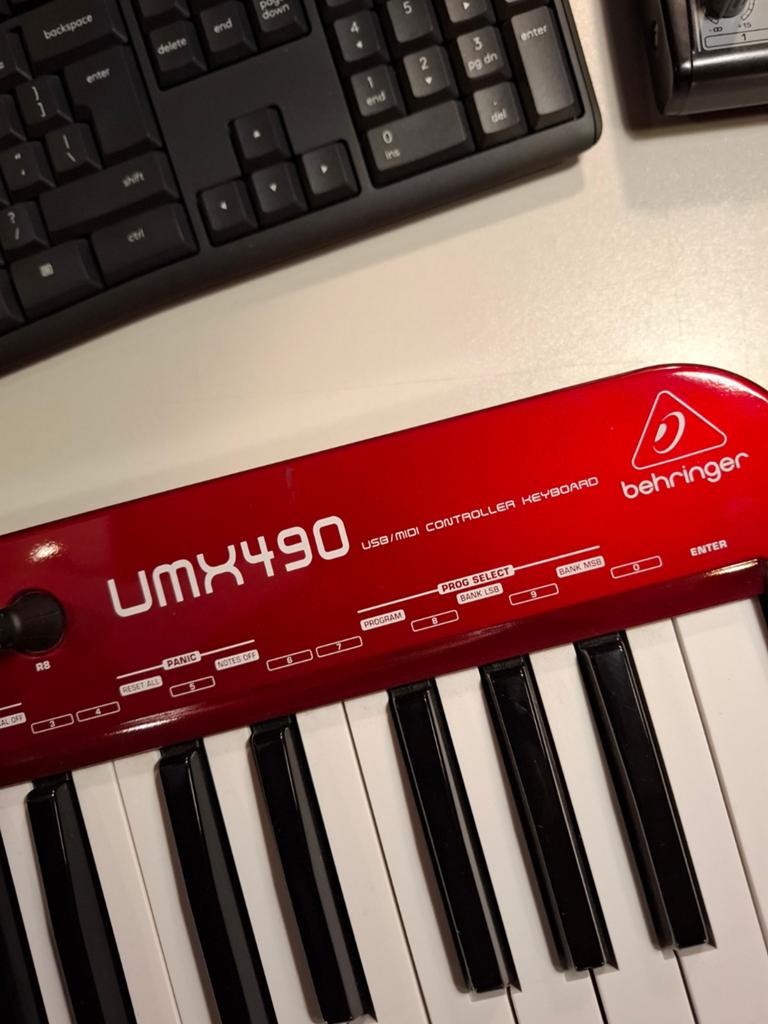 Behringer UMX490 USB/MIDI Controller Keyboard, Muziek en Instrumenten, Midi-apparatuur, Ophalen, Gebruikt