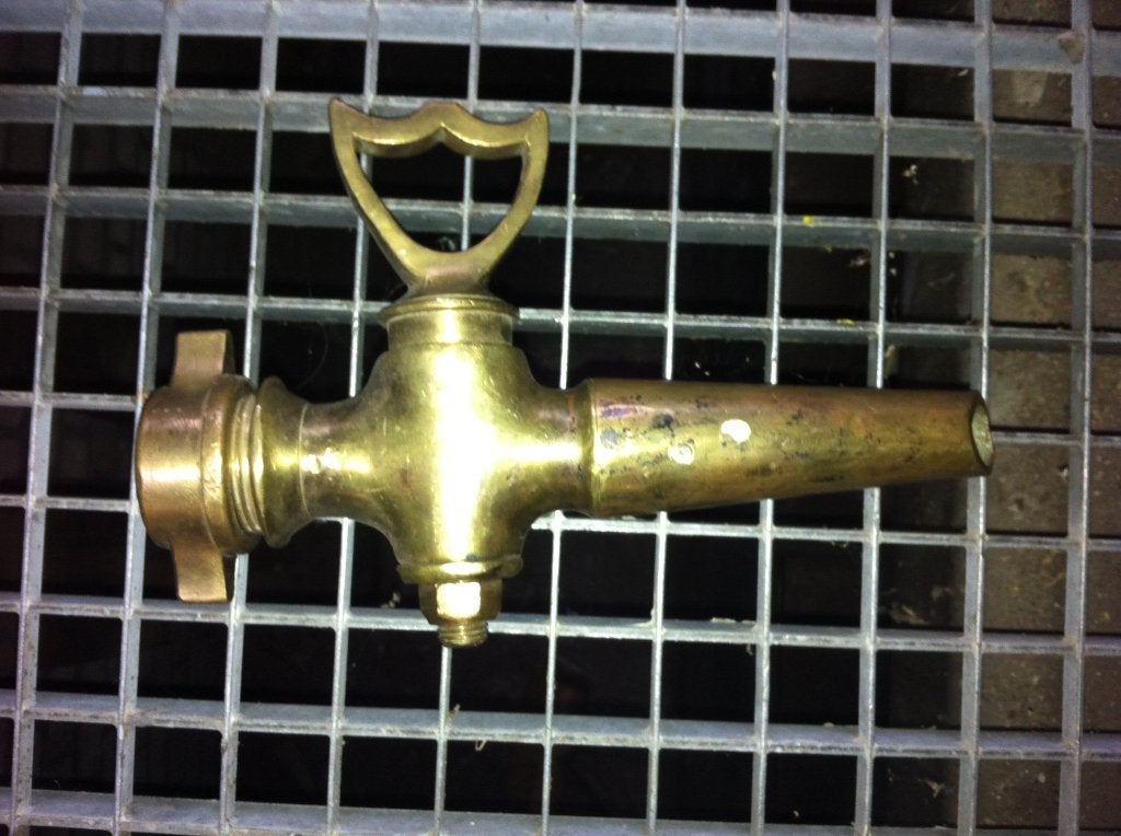 Vintage grote zware messing kraan voor regenton, Tuin en Terras, Regentonnen, Gebruikt, Met kraantje, 150 liter of meer, Ophalen of Verzenden