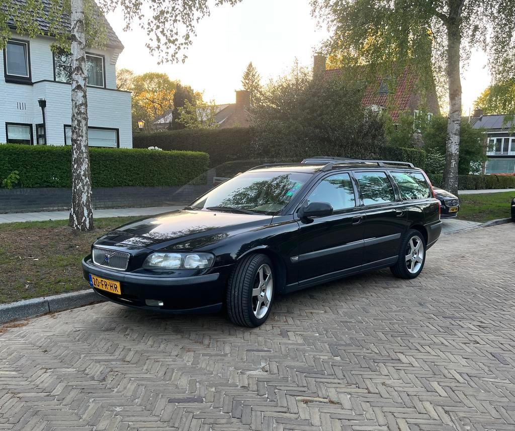 Volvo V70 2.4 T 200PK 2000 Zwart, Voorwielaandrijving, 1800 kg, Zwart, Stationwagon