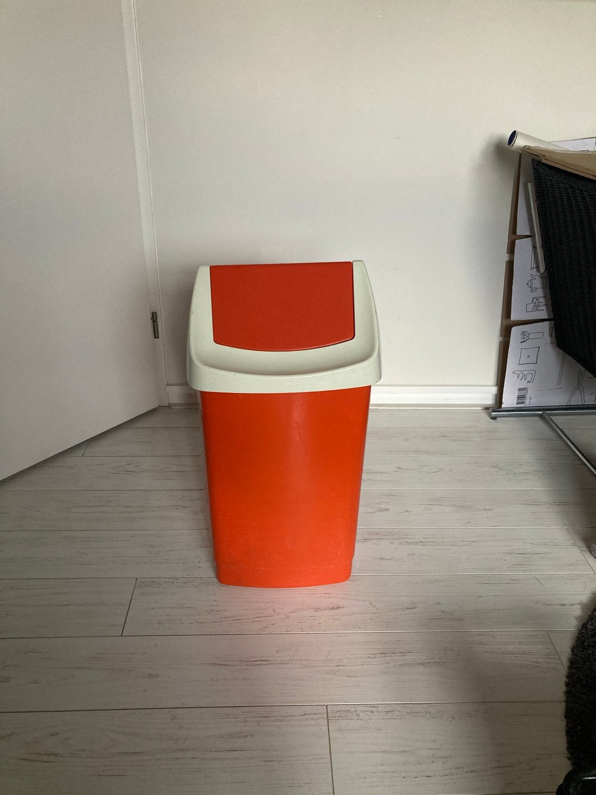 Vintage curver Oranje prullenbak/wasmand met zwenkdeksel, 50 – 75, Kunststof, Gebruikt, Ophalen of Verzenden