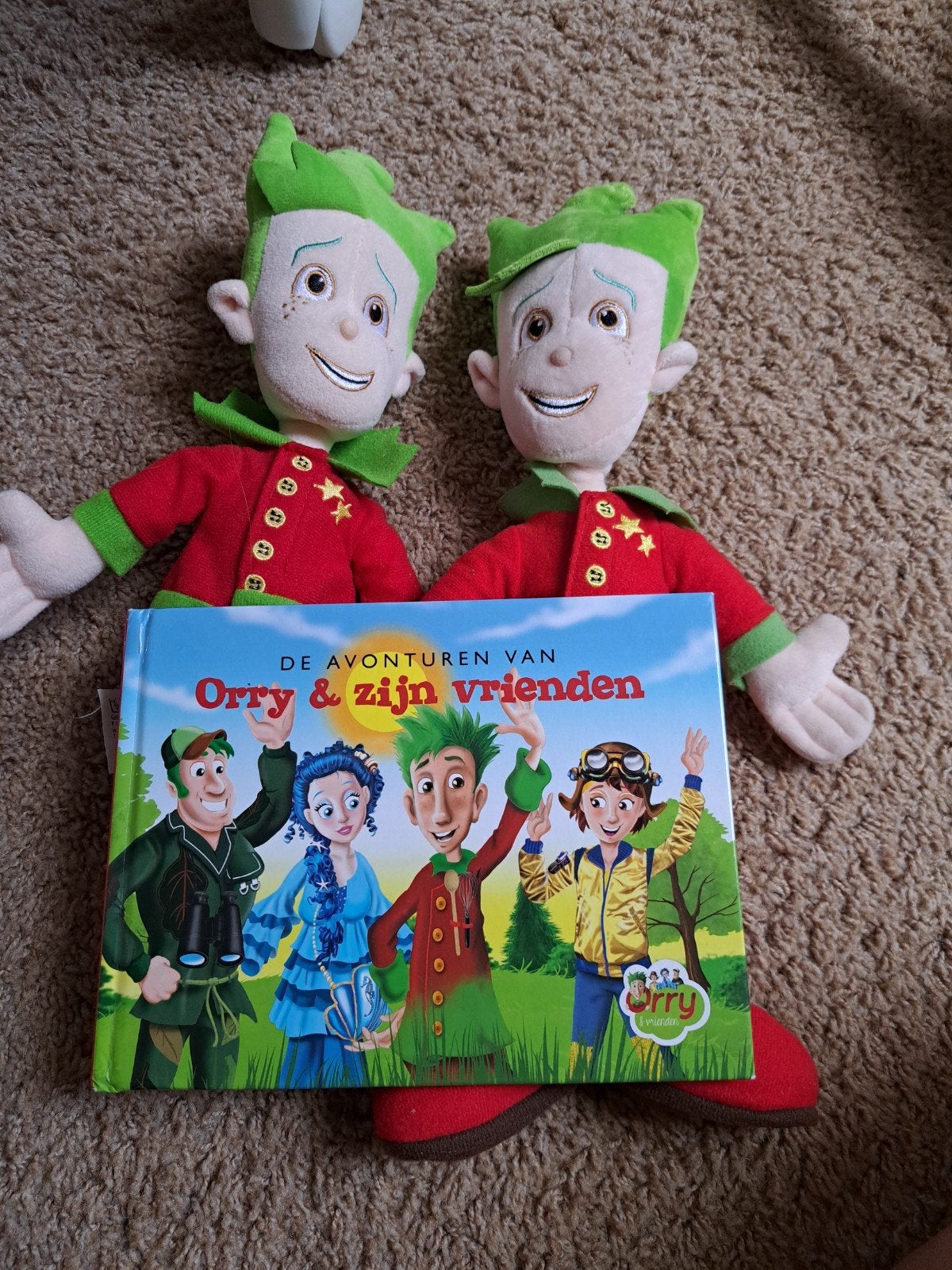 De Avonturen van Orry & zijn Vrienden boek + 2 knuffels, Ophalen, Zo goed als nieuw, Onbekend, Sprookjes