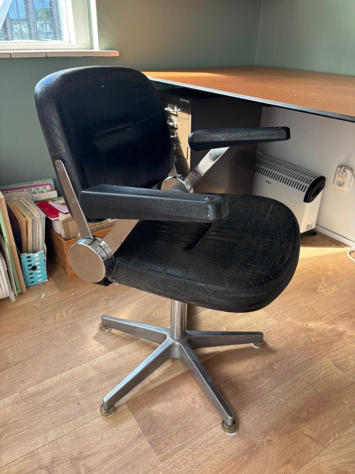 Vintage Italiaanse bureaustoel, Huis en Inrichting, Bureaustoelen, Ophalen, Gebruikt, Zwart