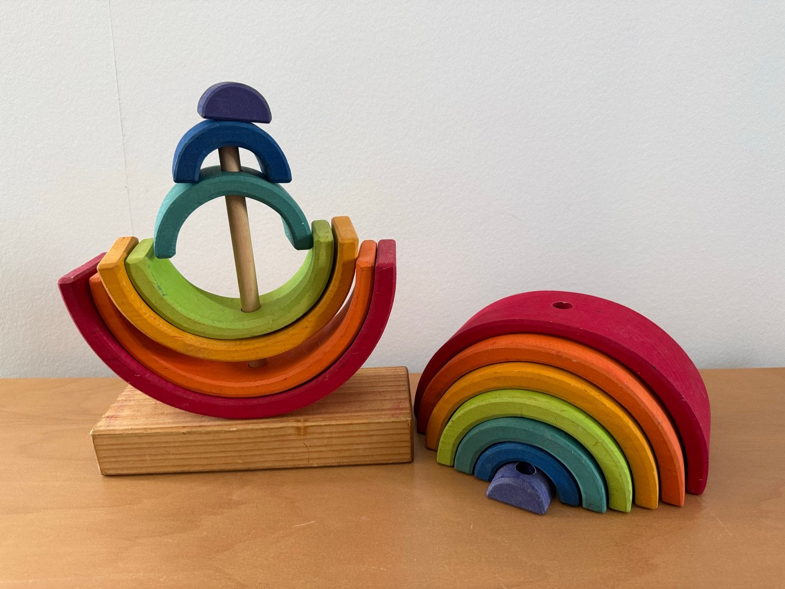 Grimm's dubbele regenboog en Montessori stapelspel, gebruikt, Kinderen en Baby's, Speelgoed | Houten speelgoed, Ophalen of Verzenden