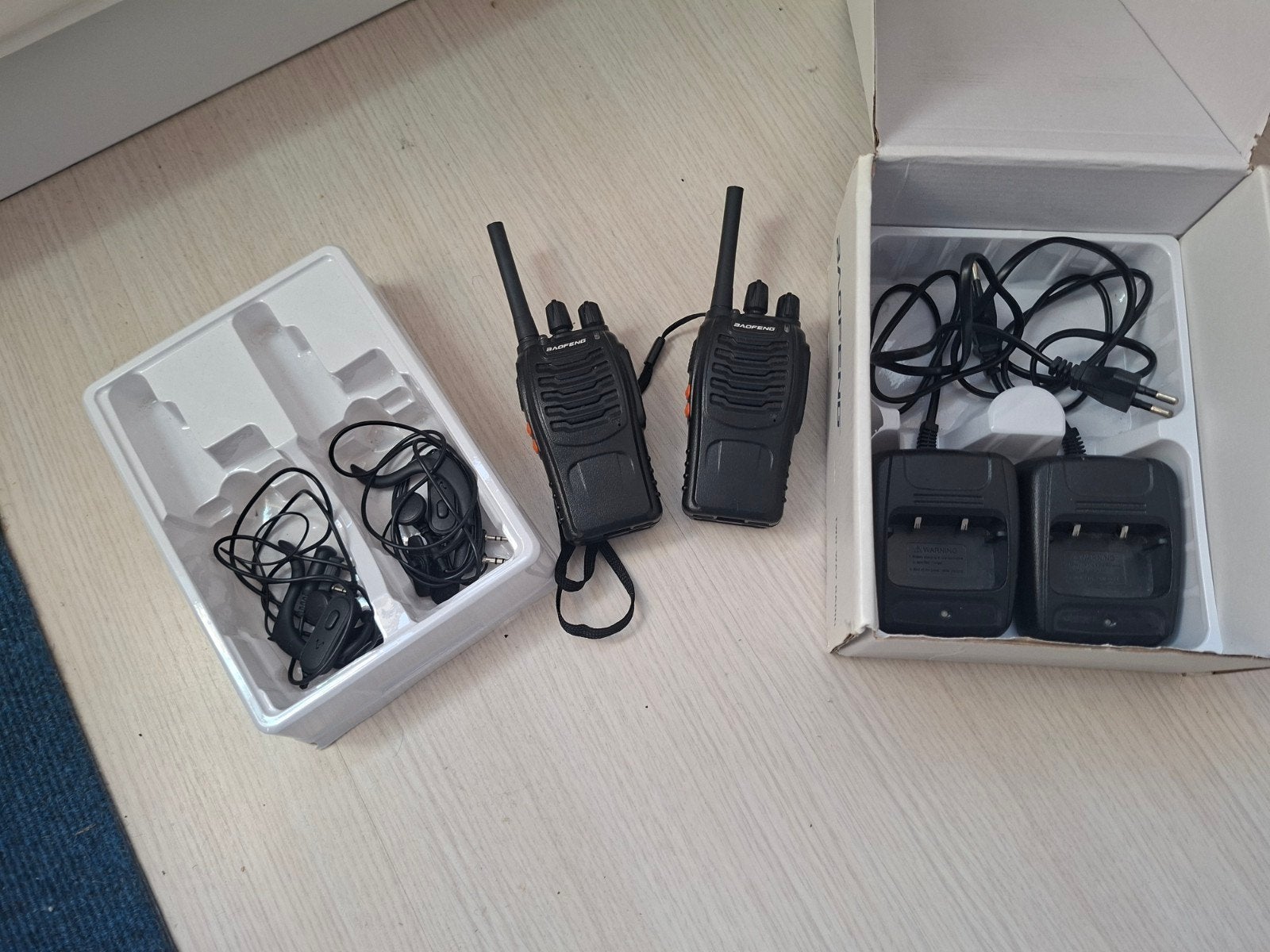 Portofoons 16 Kanalen met Oortje en Oplader, Gebruikt, Ophalen of Verzenden, Portofoon of Walkie-talkie, Handsfree-functie