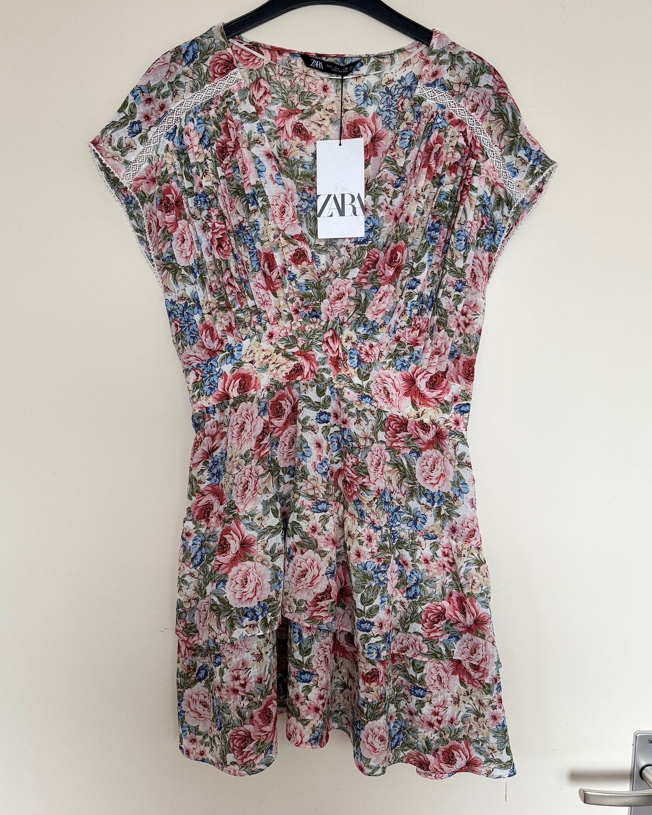 Korte bloemen mini-jurk Zara maat L Nieuw, Meerkleurig, Maat 42/44 (L), Nieuw, Ophalen of Verzenden
