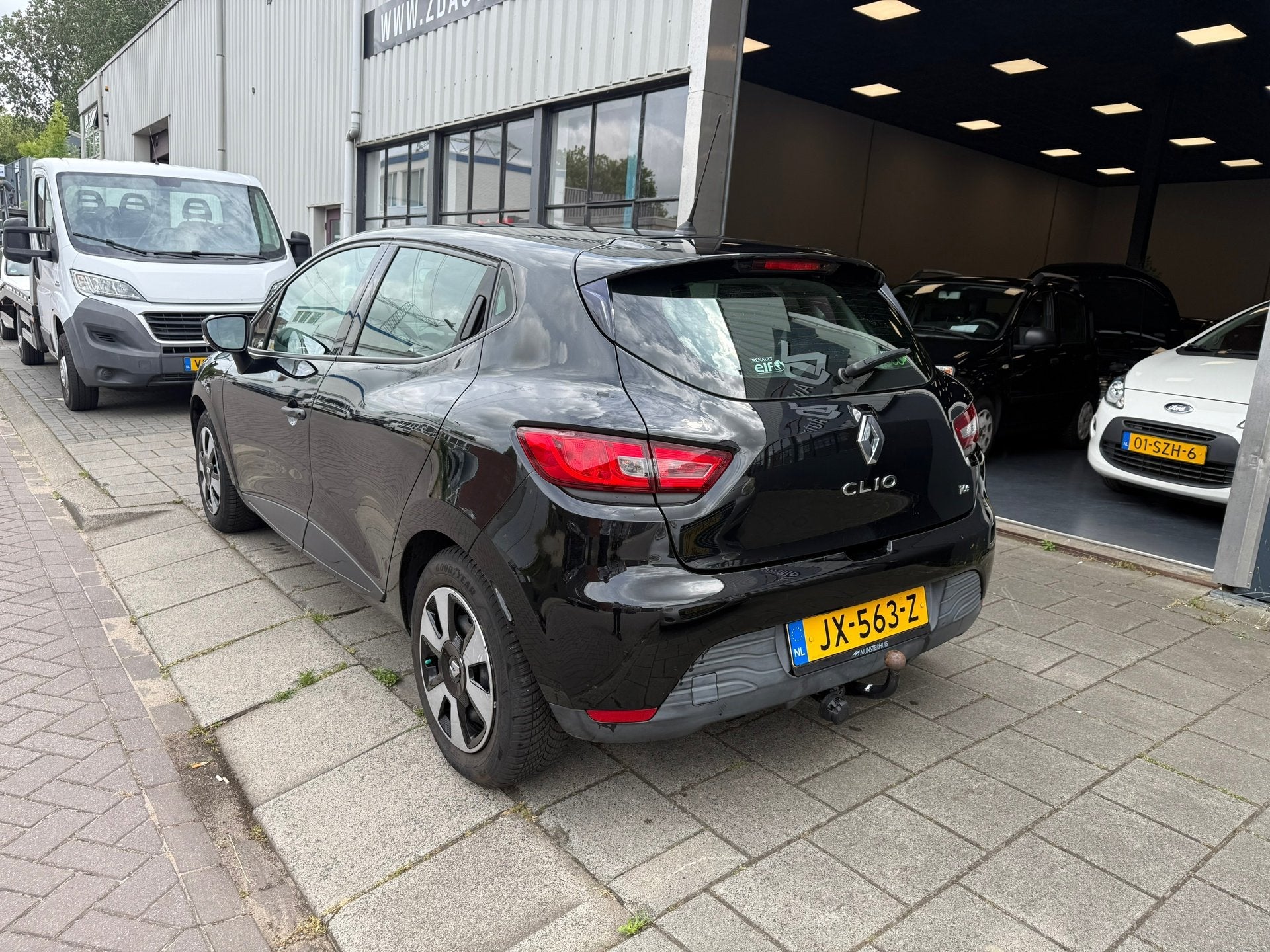 Renault Clio 0.9 TCe Eco2 Authentique, Auto's, Renault, Voorwielaandrijving, 898 cc, Euro 6, Origineel Nederlands