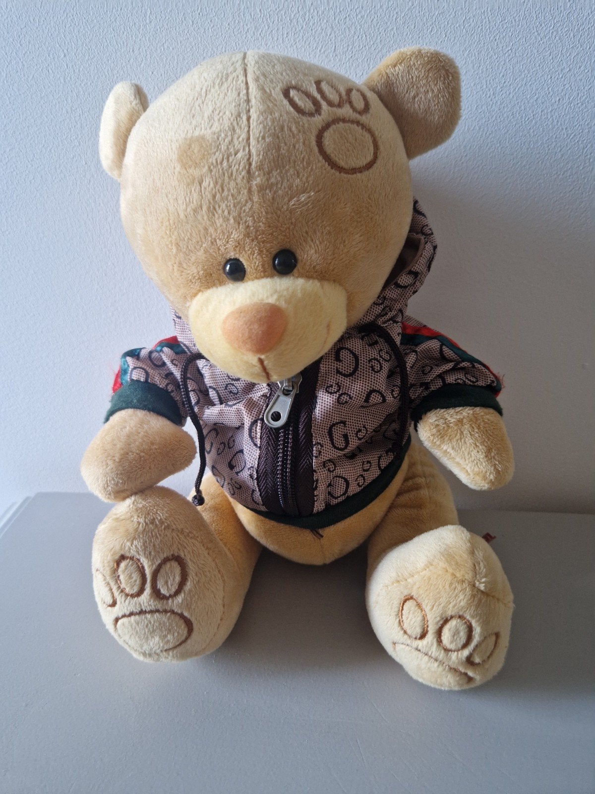 Leuke pluche teddybeer in Designer Stijl (Gucci), Verzamelen, Beren en Cherished Teddies, Ophalen of Verzenden, Zo goed als nieuw