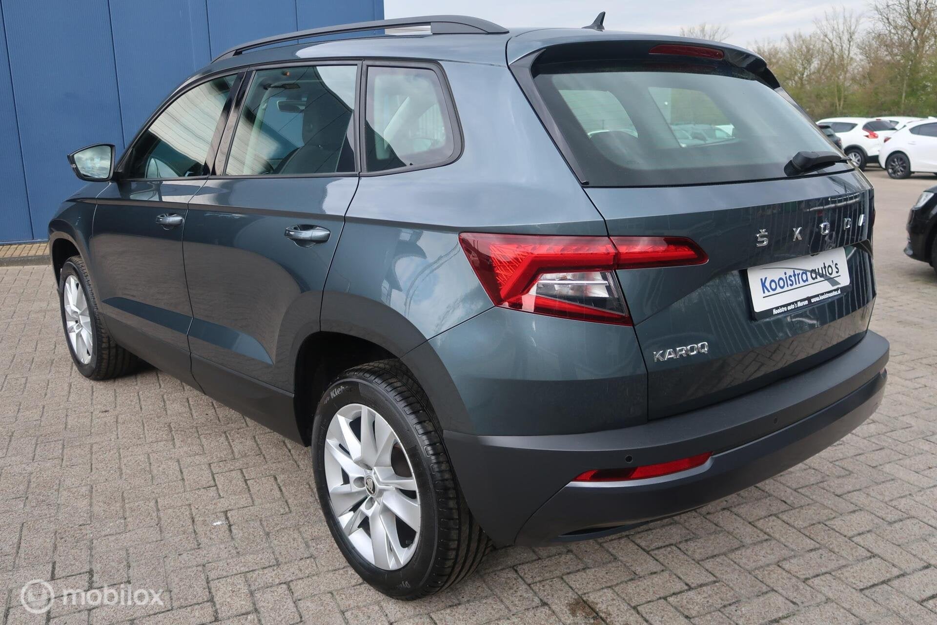Skoda Karoq 1.0 TSI Style Business,CARPLAY,NAVI,CLIMA,CAMERA, Auto's, Voorwielaandrijving, Dealer onderhouden, Stof, Zwart