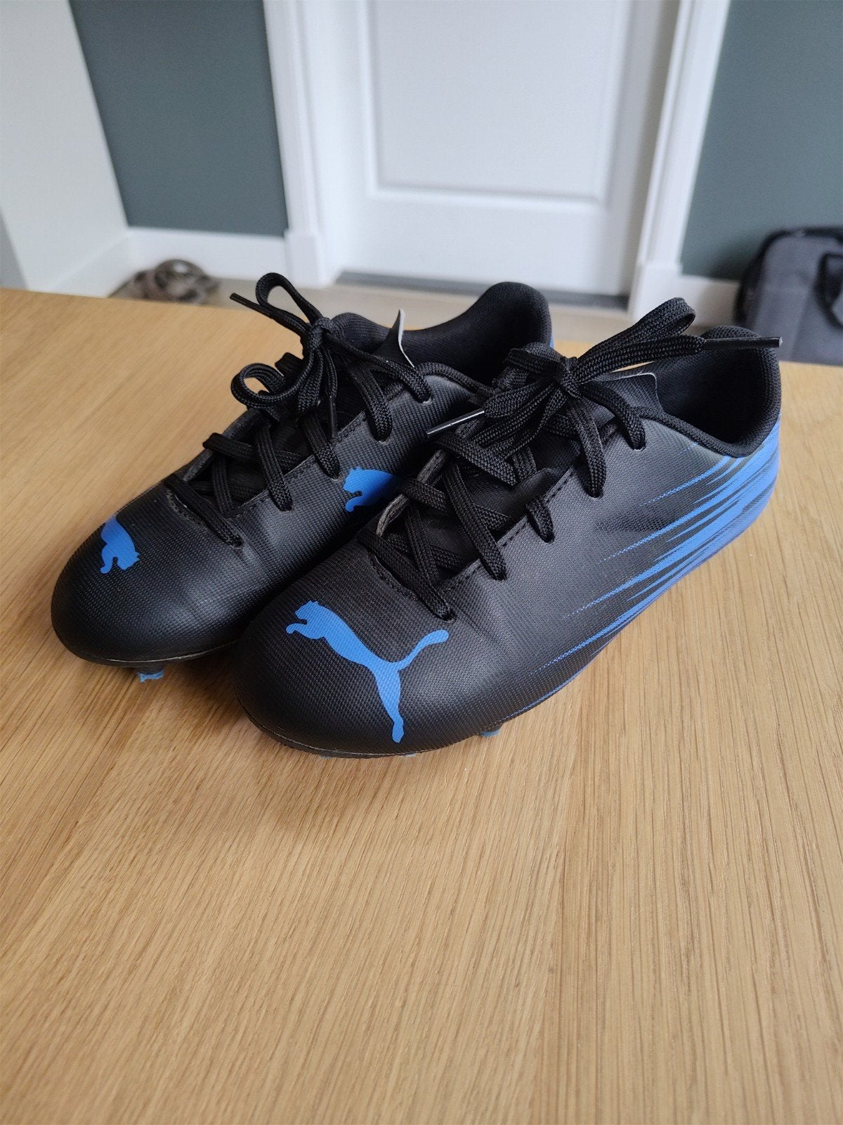Voetbalschoenen Puma kind maat 34, Gebruikt, Maat XS of kleiner, Schoenen, Ophalen of Verzenden