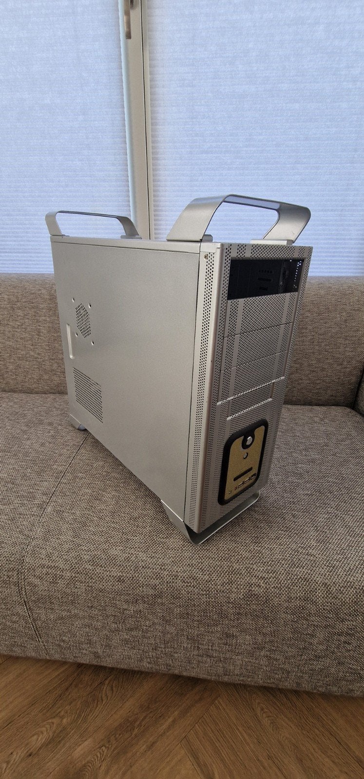 PC-behuizing (atx computer kast), Computers en Software, Ophalen of Verzenden, Gebruikt
