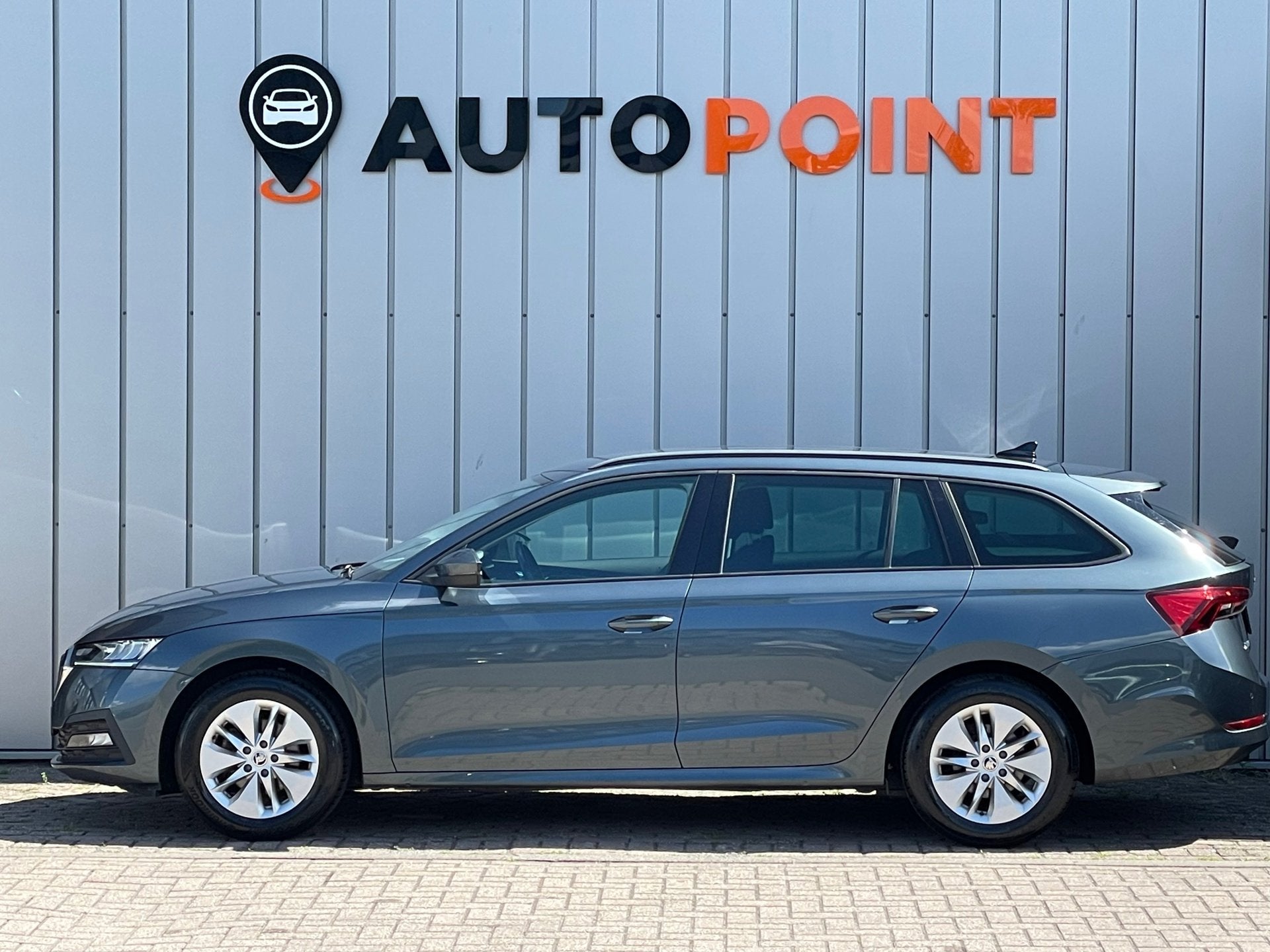 Skoda Octavia Combi 1.0 e-TSI DSG AUTOMAAT ORG NL DEALEROND, Auto's, Dealer onderhouden, Stof, Gebruikt, 23 km/l
