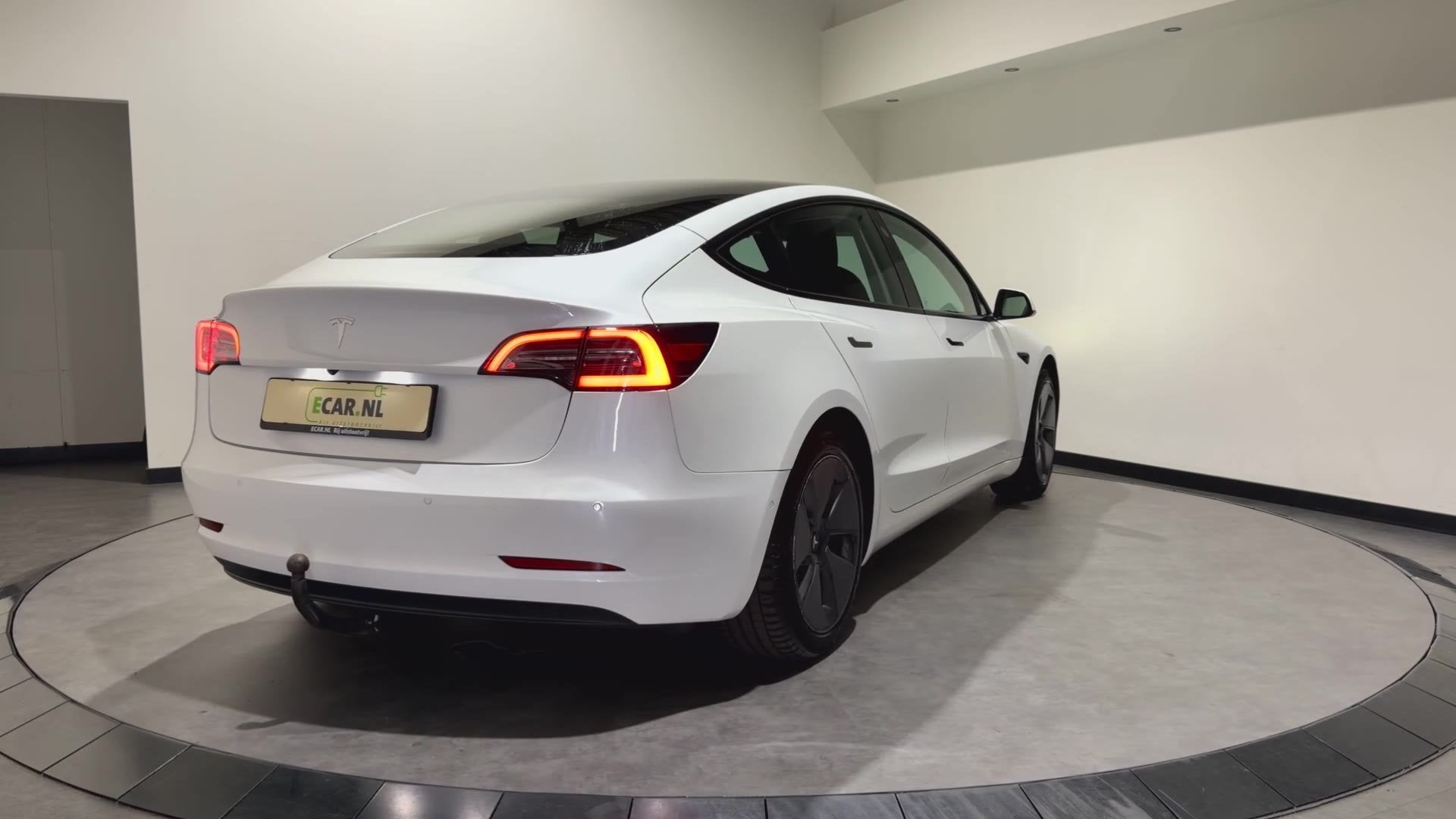 Tesla Model 3 Standard RWD Plus 60 kWh | Panoramadak | zwart, Auto's, Tesla, Automaat, Achterwielaandrijving, Gebruikt, Wit