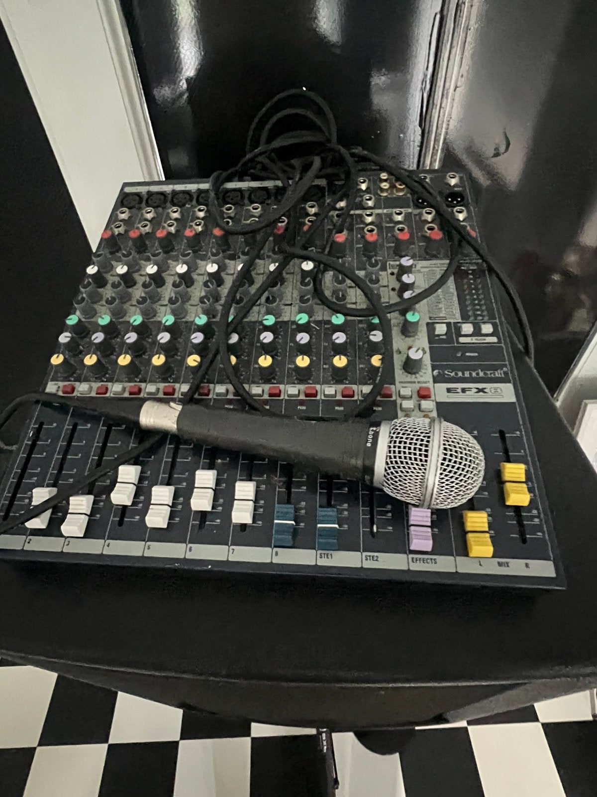 DJ Set: Soundcraft EFX8 Mixer met Microfoon en HK Luidspreke, Muziek en Instrumenten, Mengpanelen, Ophalen of Verzenden, Gebruikt