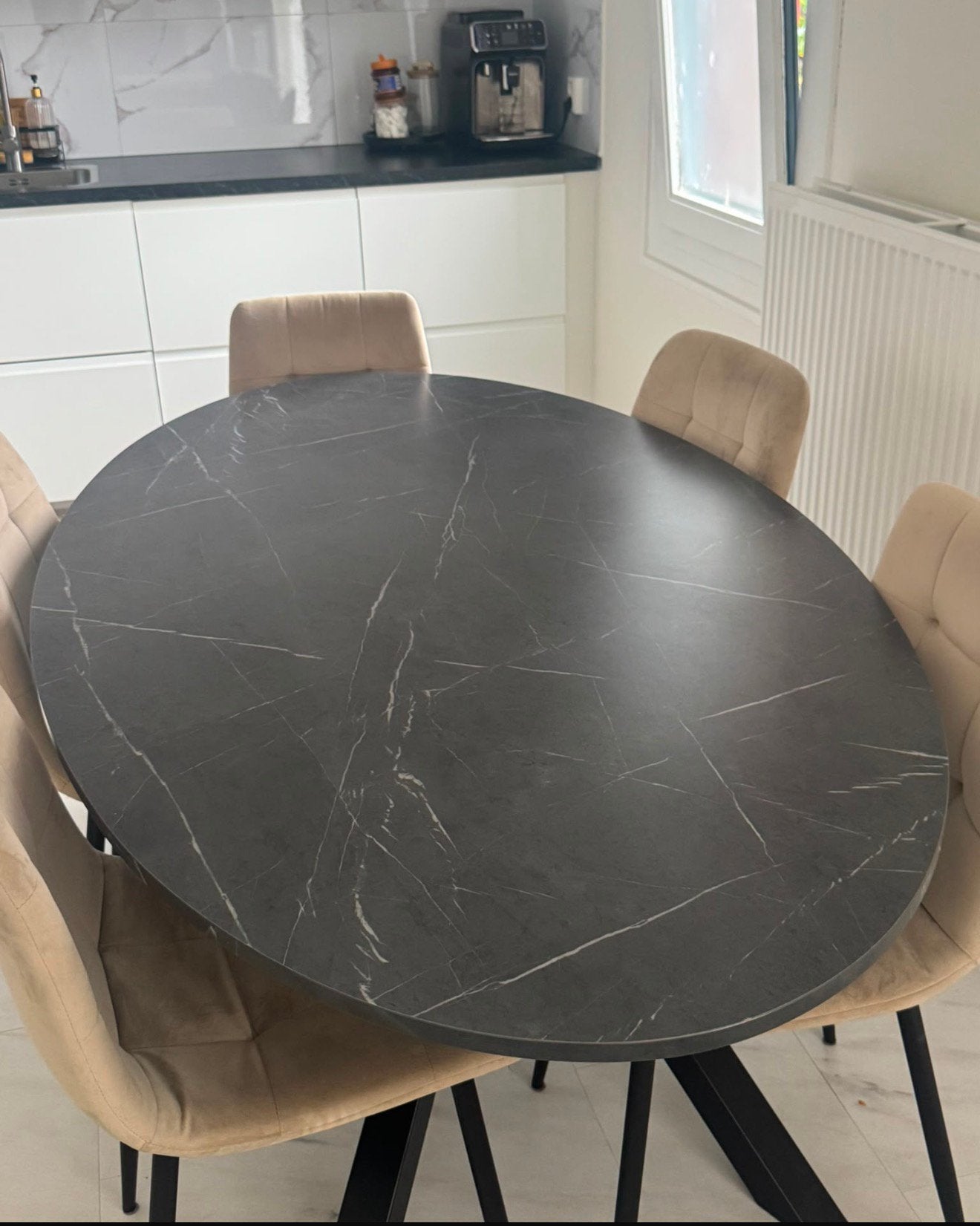 Gloednieuwe eettafel te koop met stoelen t.w.v. €700, Ophalen, 150 tot 200 cm, Vijf personen of meer, Ovaal