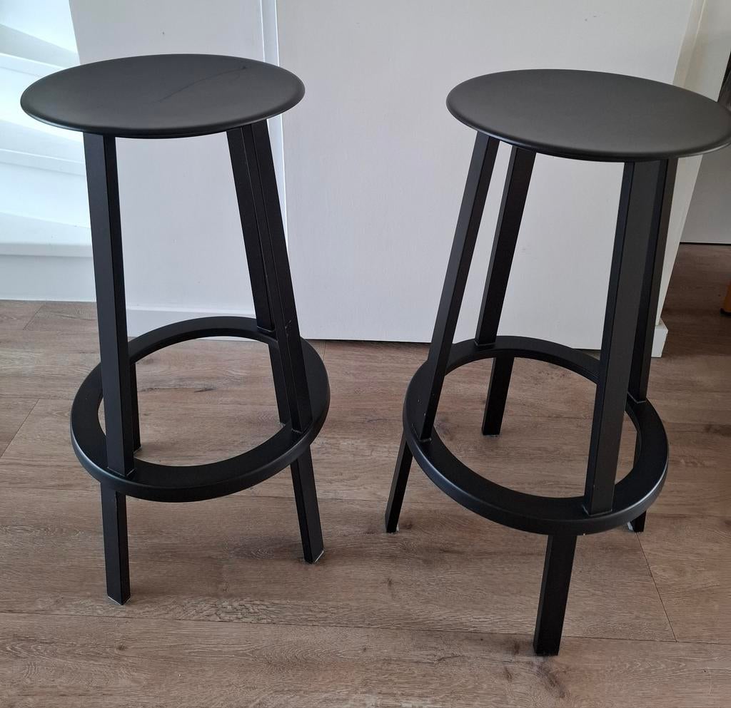 2x HAY Revolver Barkruk - Deens Design, Draaibaar en Stabiel, Huis en Inrichting, Barkrukken, Ophalen, Gebruikt, Met voetsteun