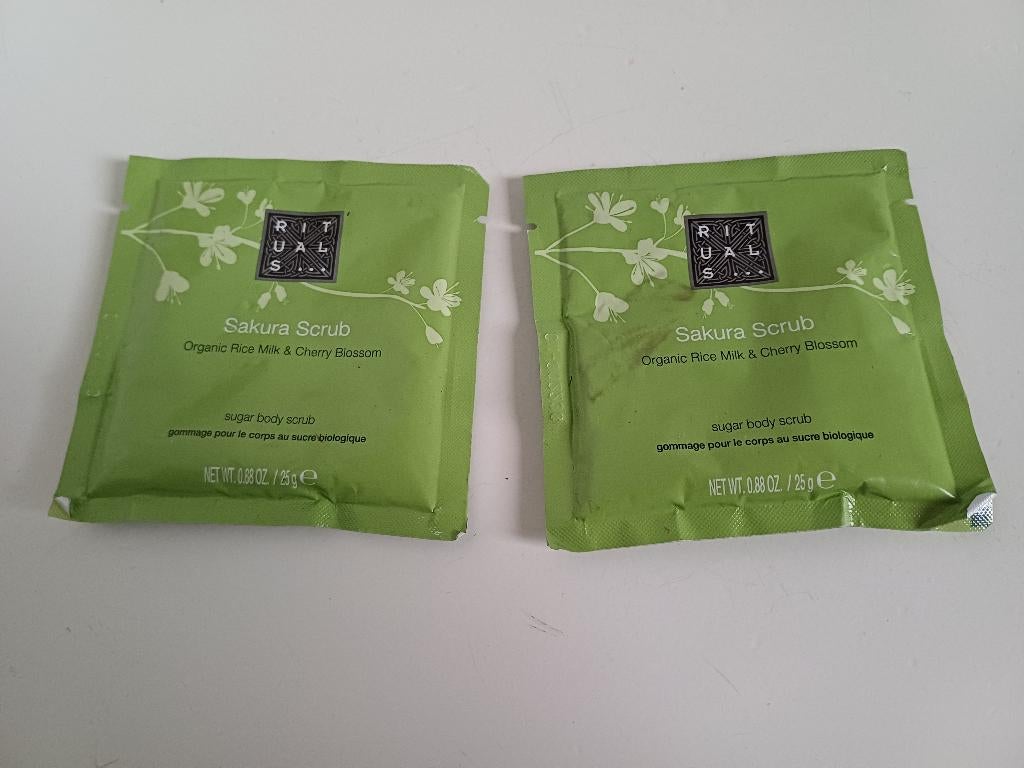 RITUALS SAKURA SCRUB 2X25 GRAM NIEUW, Ophalen of Verzenden, Nieuw, Bad & Douche