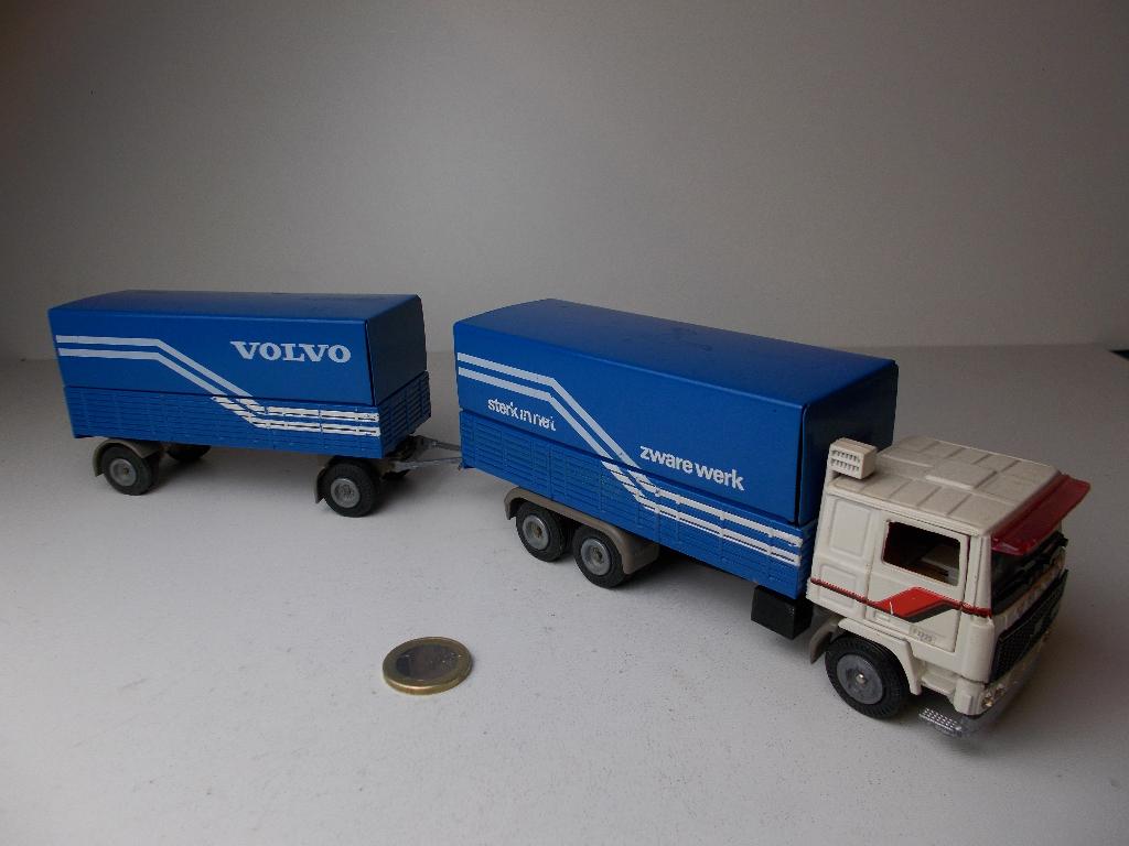 Vintage TEKNO (Holland) 452 VOLVO TRUCK +AANHANGER +2 X HUIF, Hobby en Vrije tijd, Modelauto's | 1:32, Ophalen of Verzenden, Zo goed als nieuw