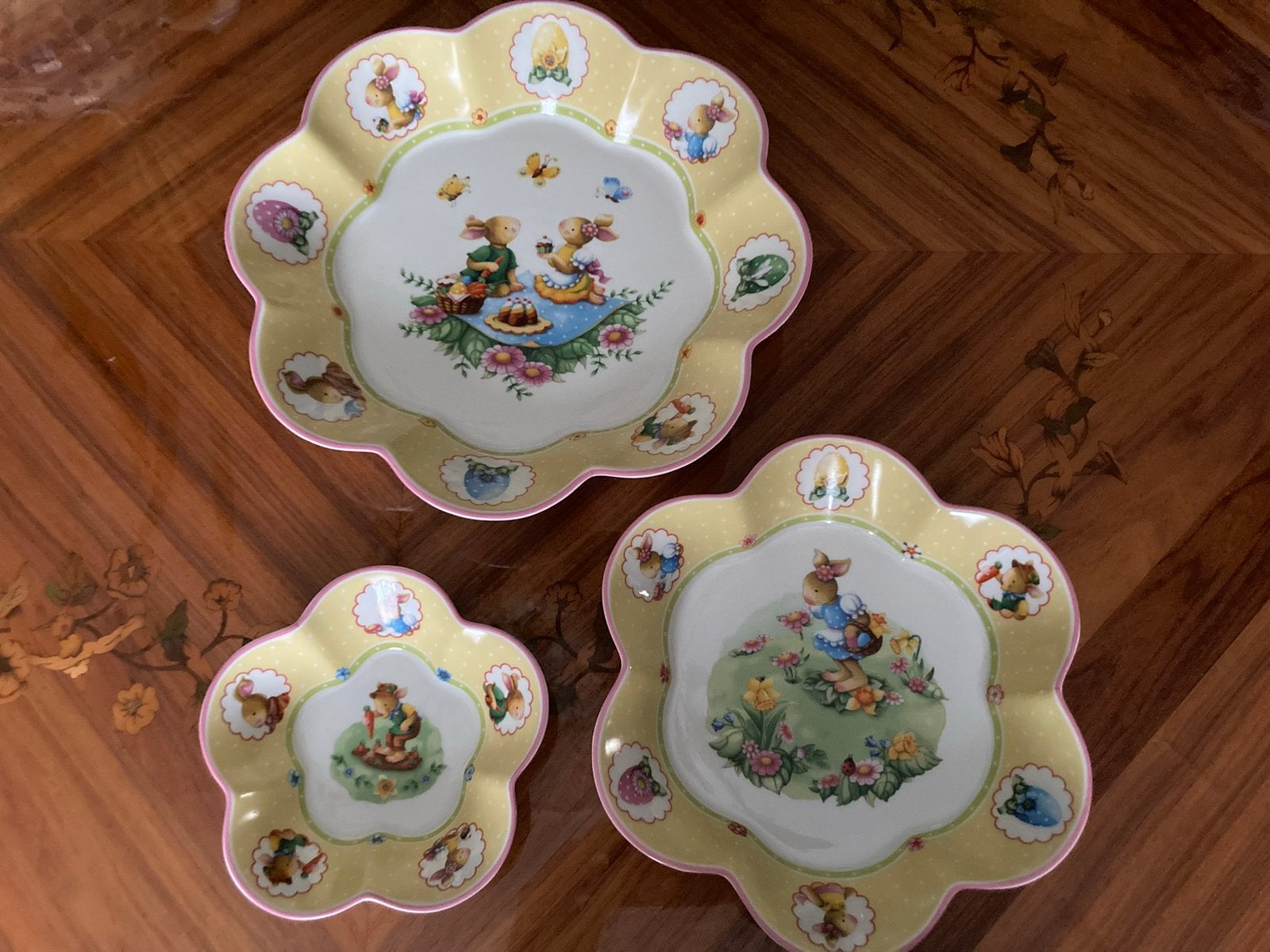 Villeroy & boch bunny family spring decoration schalen 3, Ophalen, Overige stijlen, Porselein, Schaal of Schalen